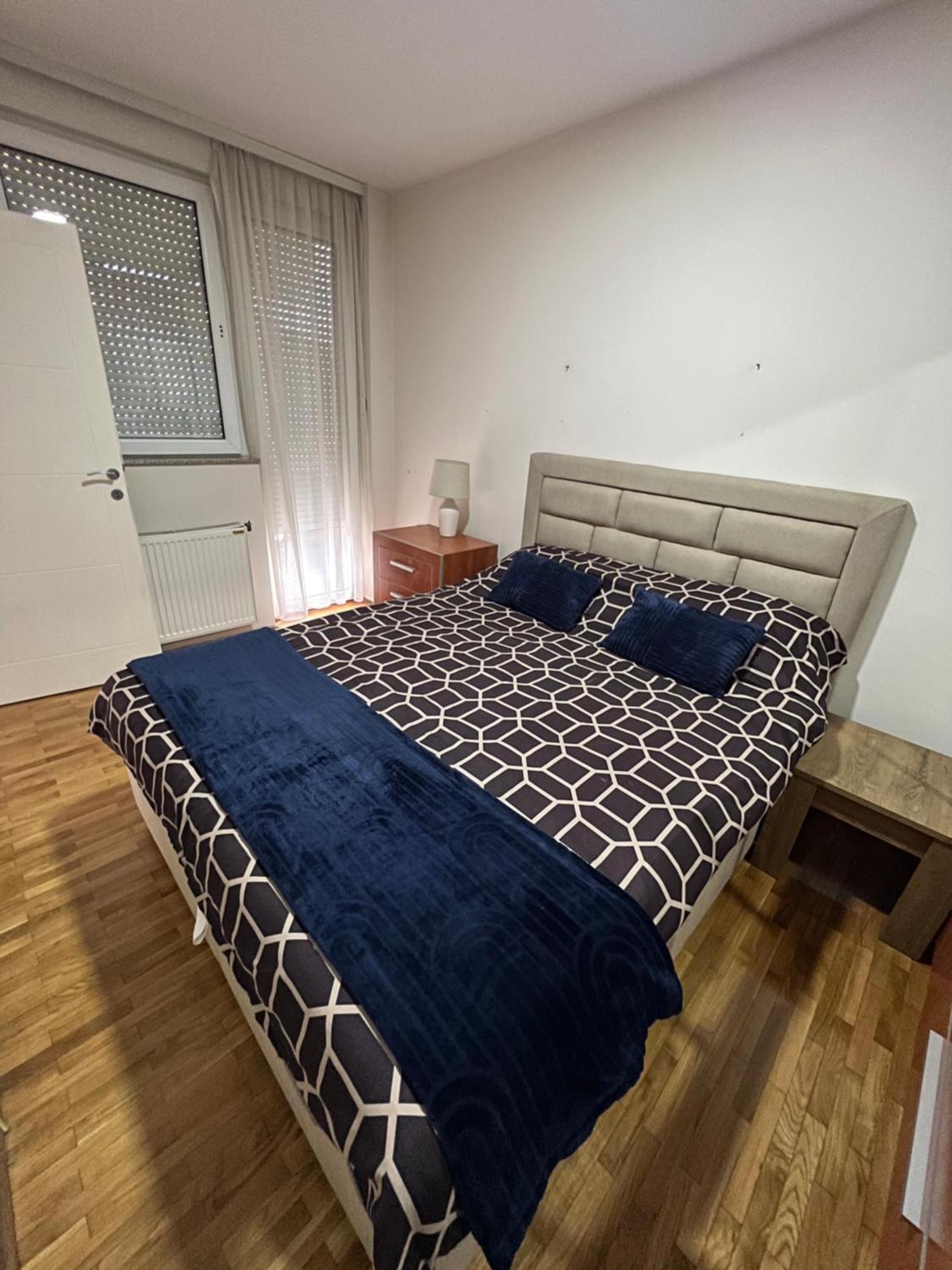 Sad Apartman Ni Exterior foto